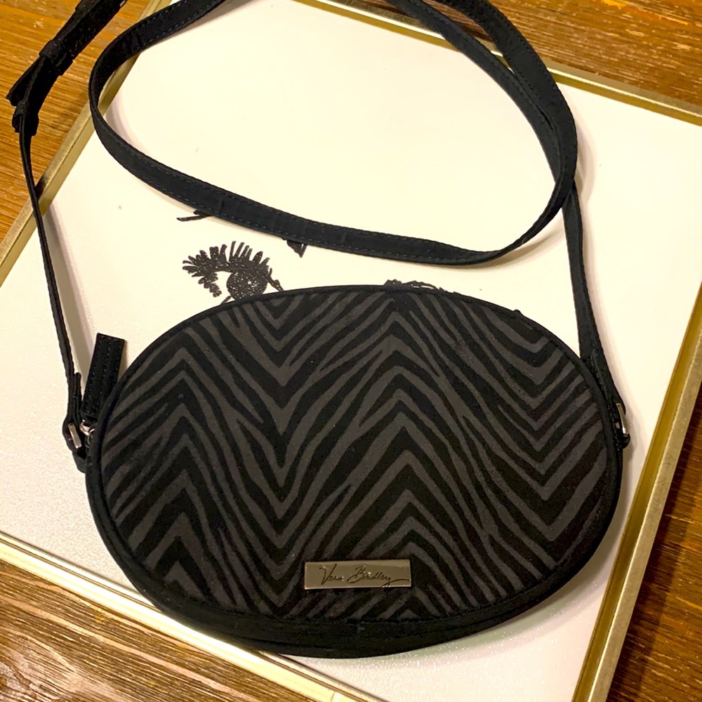 Vera Bradley LikeNewZebra Flock Crossbody Bag Purse Double Zipper Classic Black